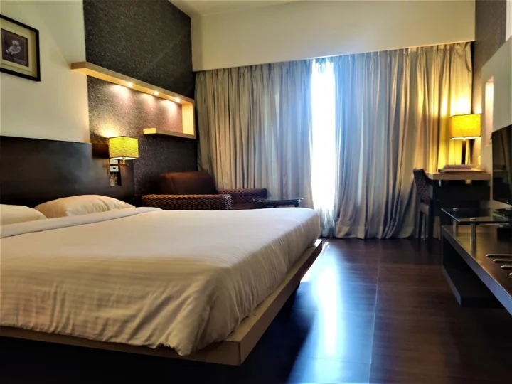 Тхане: Hotel Satkar Residency