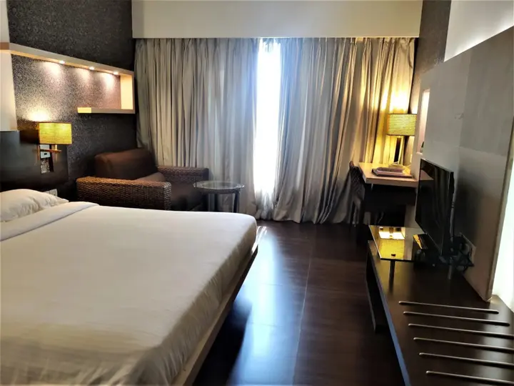 Тхане: Hotel Satkar Residency