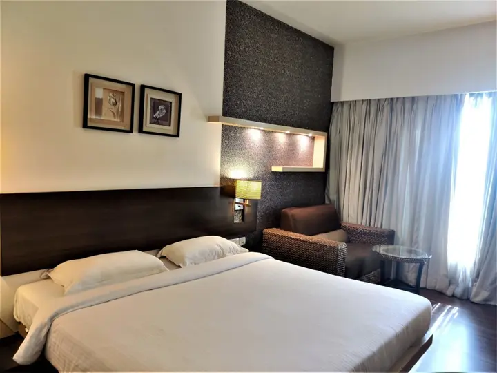 Тхане: Hotel Satkar Residency