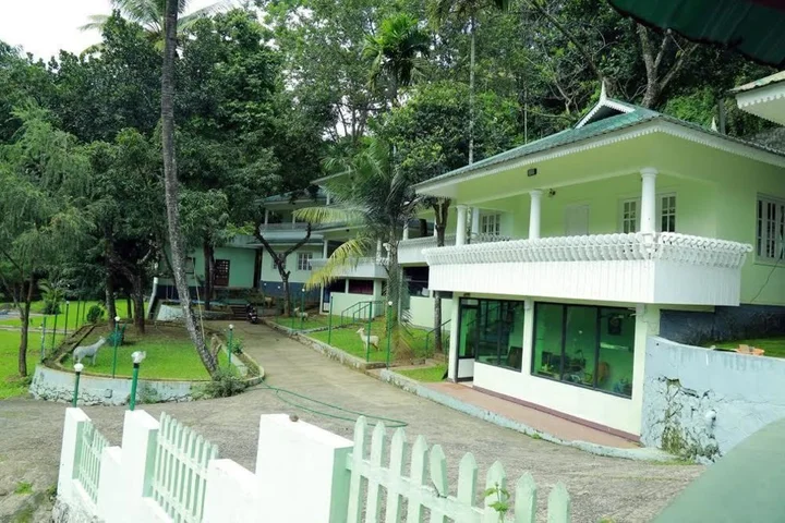Муннар: Aruvi Resorts