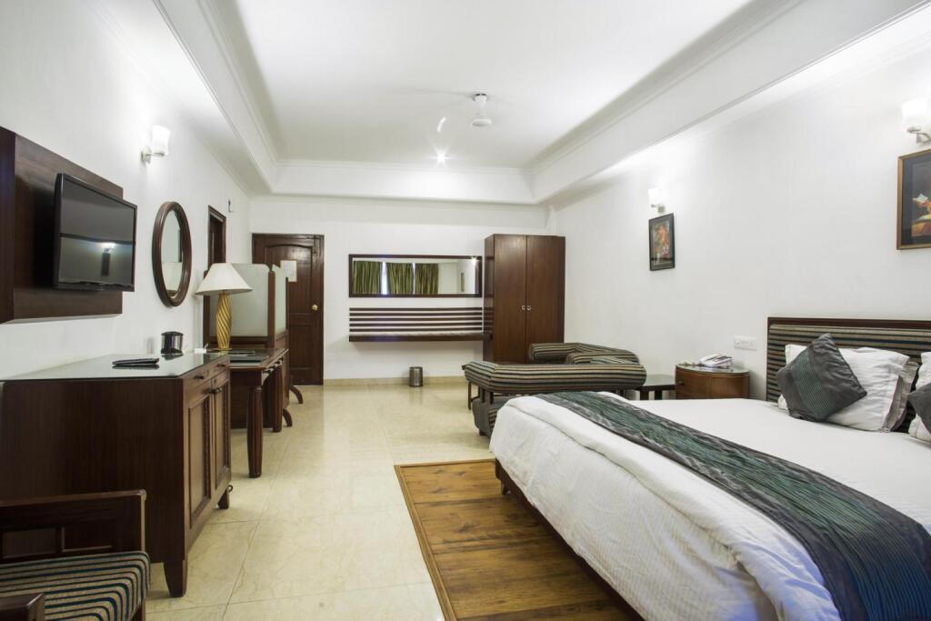 Катра: Jai Maa Inn