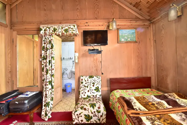 Шринагар: Houseboat Zaindari Palace