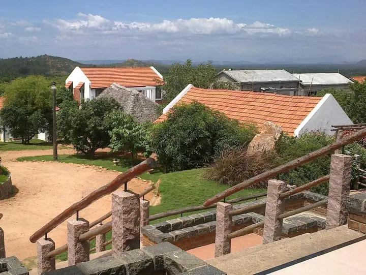 Шолаандан: Kadambavanam Ethnic Village Resort
