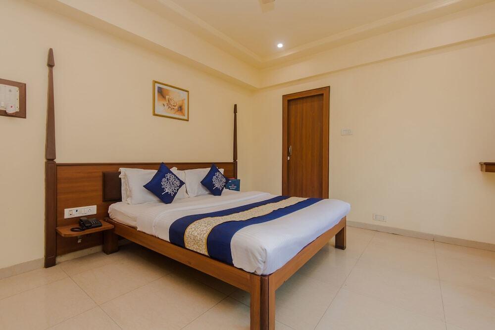 Тхане: OYO 10382 Hotel Saffron Suites