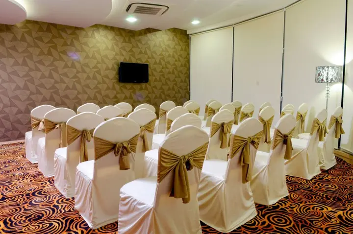 Раджкот: The Fern Residency Rajkot, Series by Marriott