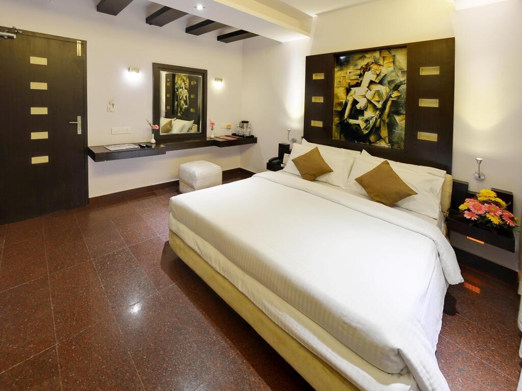 Hotel Gokulam Park — фото 1