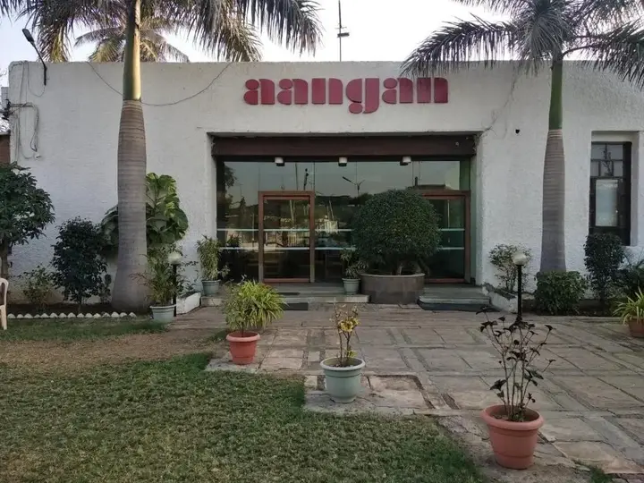 Анклешвар: Hotel Sadanand