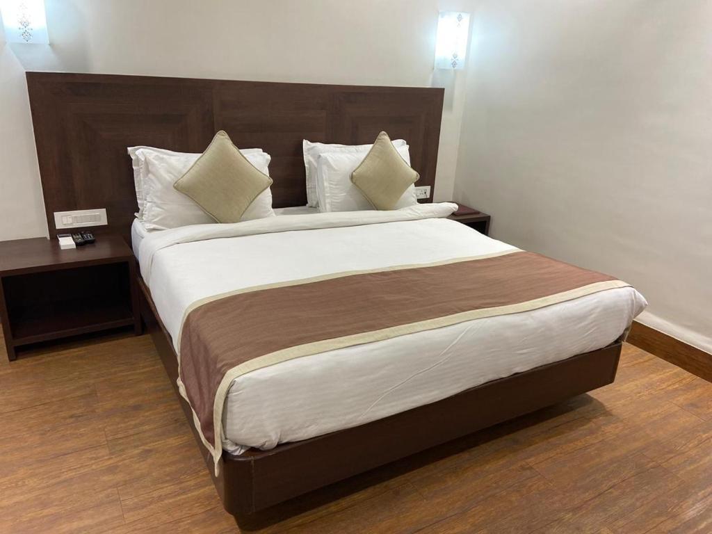 Анклешвар: Hotel Sadanand