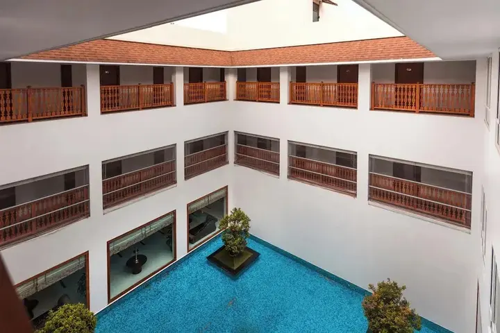 Гуруваюр: Hotel Devaragam