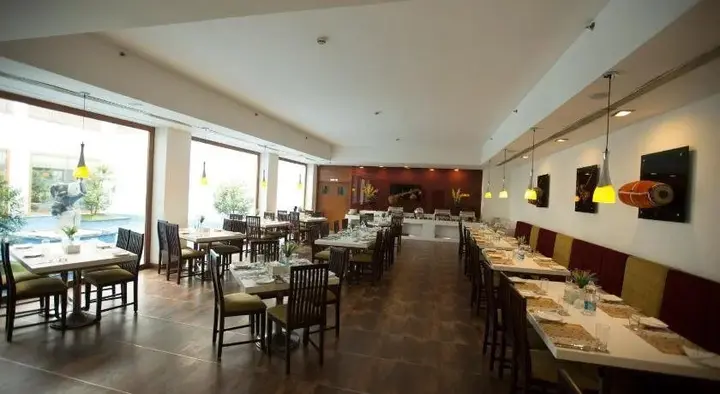 Гуруваюр: Hotel Devaragam