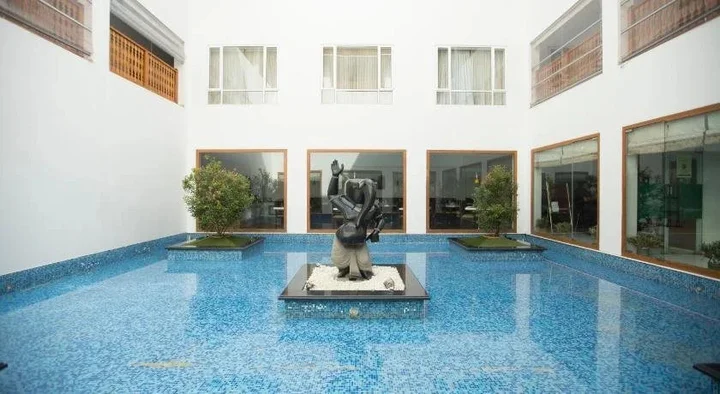 Гуруваюр: Hotel Devaragam