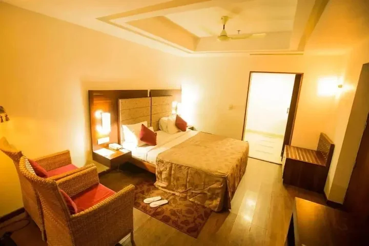Гуруваюр: Hotel Devaragam