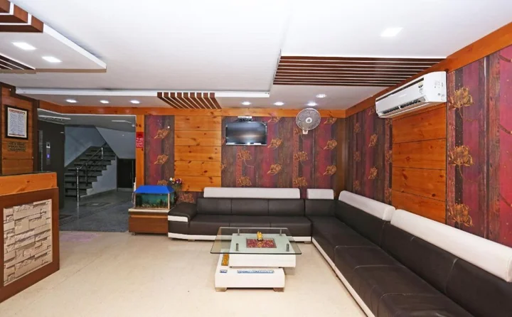 Агра: MD 9 Star Hotel