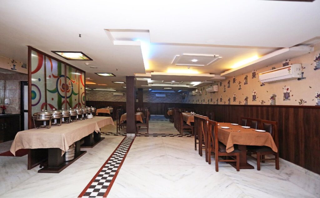Агра: MD 9 Star Hotel