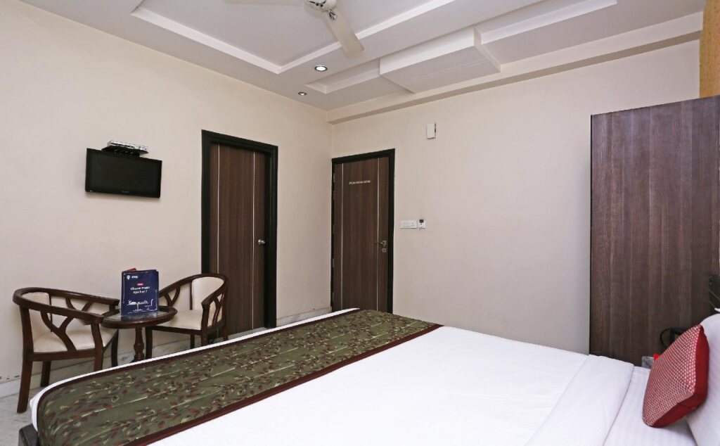 Агра: MD 9 Star Hotel