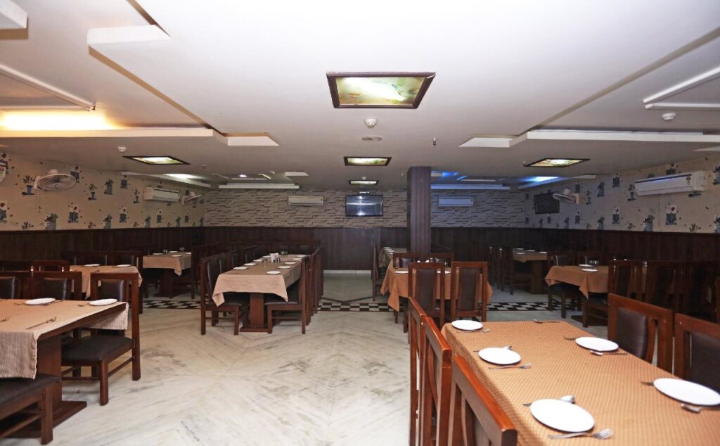 Агра: MD 9 Star Hotel