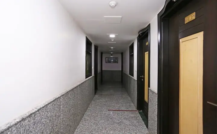Агра: MD 9 Star Hotel
