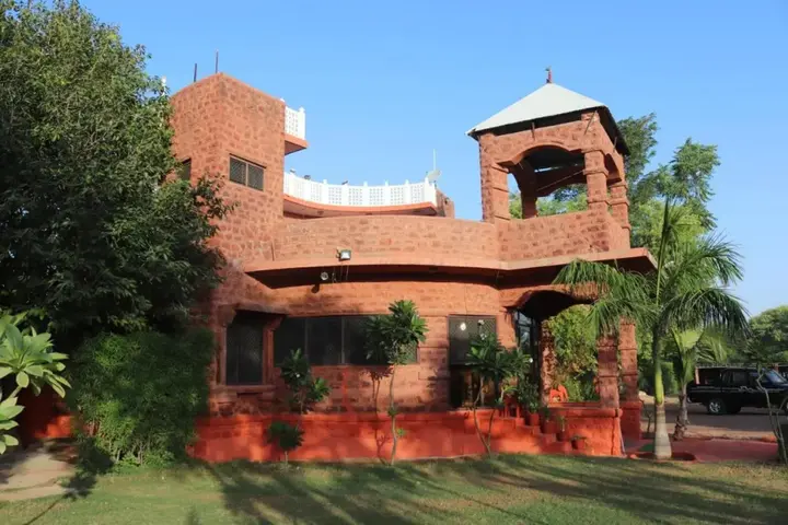 Khiyansaria: The Desert Haveli Resort and Camp
