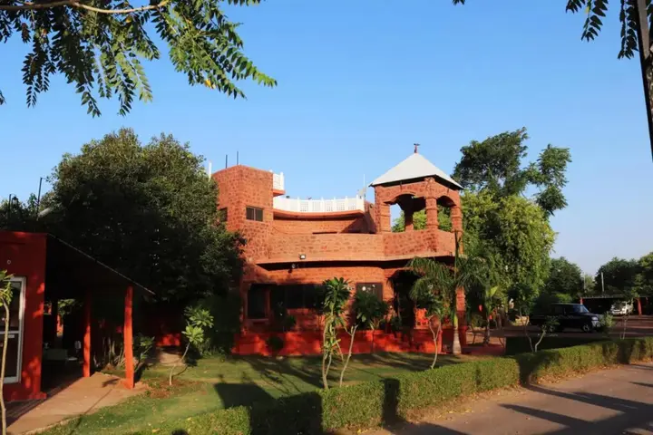 Khiyansaria: The Desert Haveli Resort and Camp