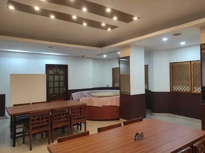 Гувахати: Ambarish Grand Residency