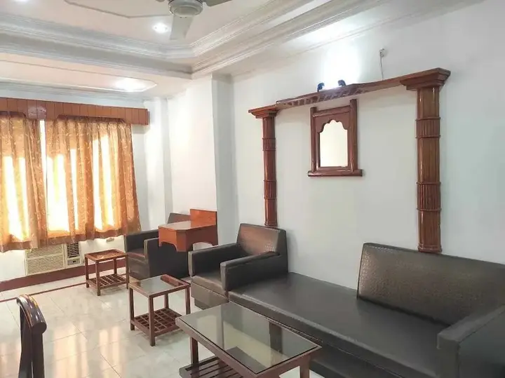 Гувахати: Ambarish Grand Residency