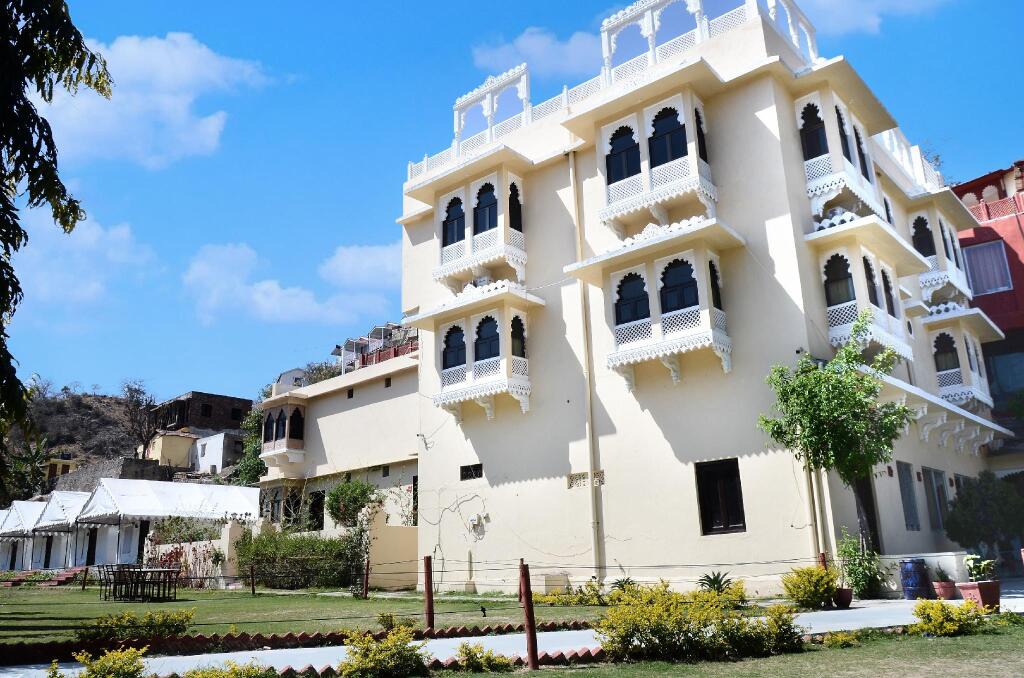 Садри: Kumbhal Palace Kumbhalgarh