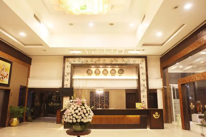 Bilaspur: The Aananda Imperial