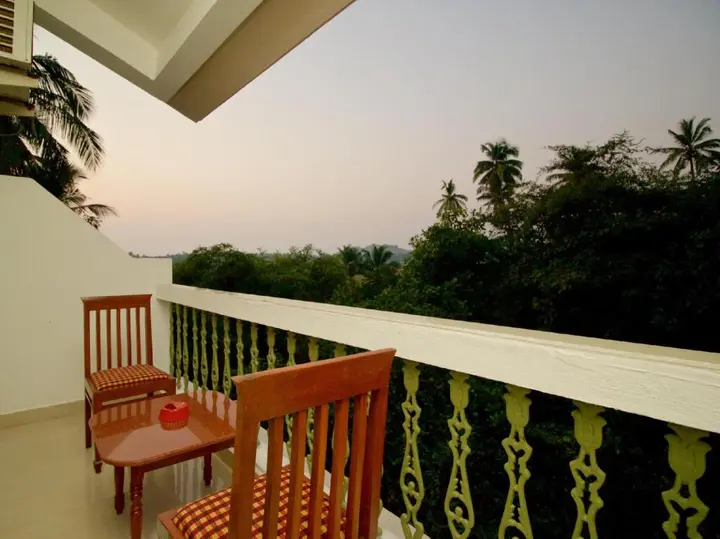 Анджуна: Pebbles
