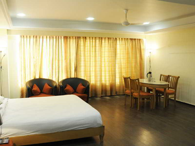 Ахмедабад: Neelkanth Blues Ashram Road