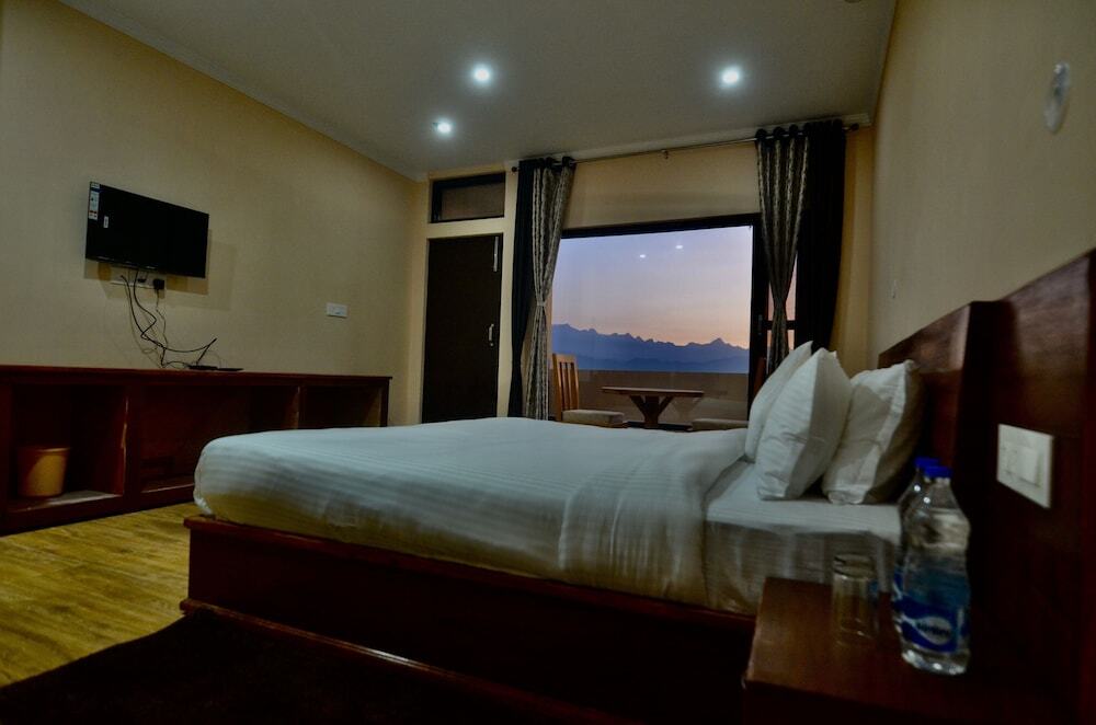 Раникхет: Uttarakhand Resort
