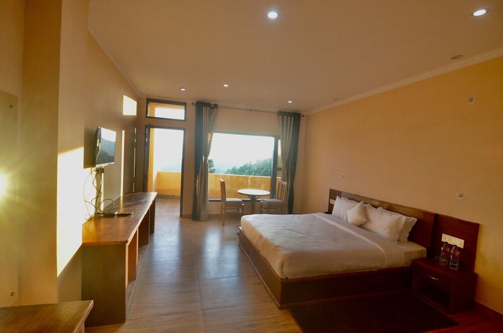Раникхет: Uttarakhand Resort