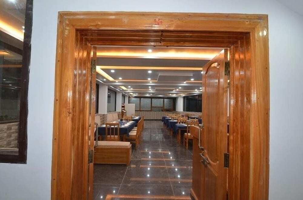 Раникхет: Uttarakhand Resort