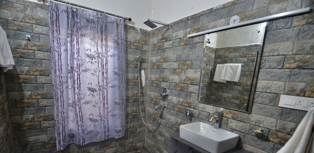 Раникхет: Uttarakhand Resort