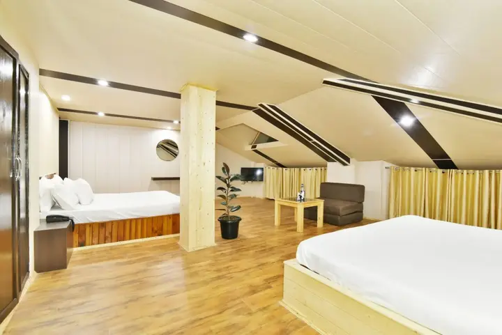 Манали: Hotel Devlok