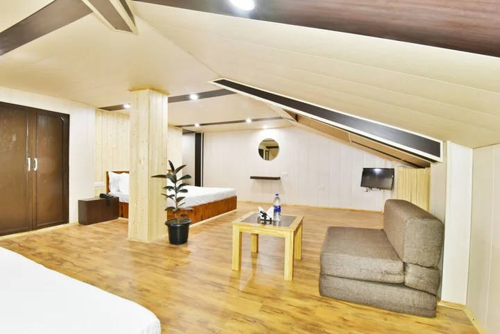 Манали: Hotel Devlok