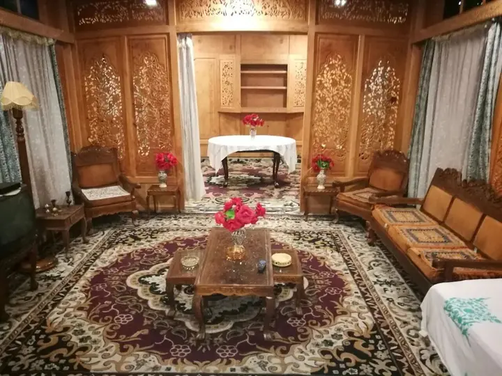 Шринагар: Group Of House Boat Golden Crest