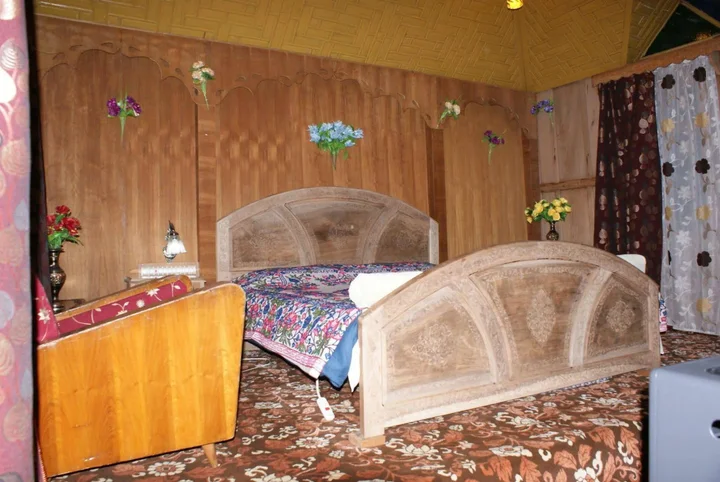 Шринагар: New Bul Bul Group Of Houseboats