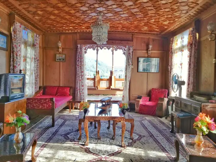 Шринагар: New Bul Bul Group Of Houseboats