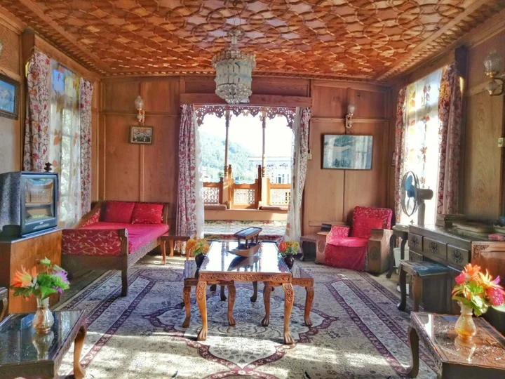 Шринагар: New Bul Bul Group Of Houseboats