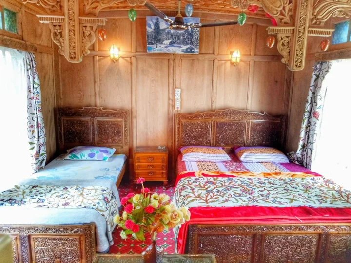 Шринагар: New Bul Bul Group Of Houseboats