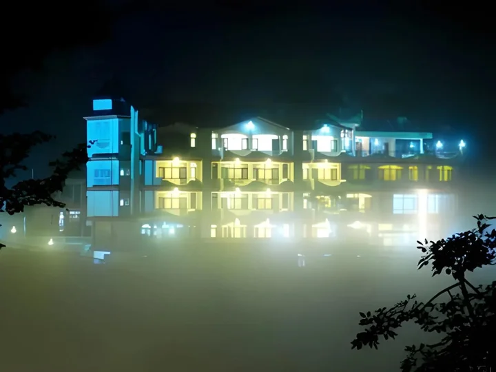 Татапани: Sandhya Hot Spring Health Care