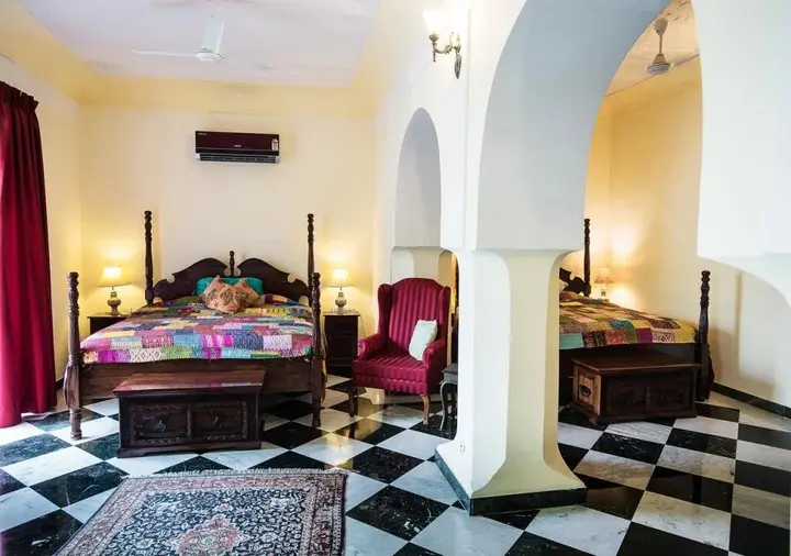 Биджайнагар: Fort Barli Hotel