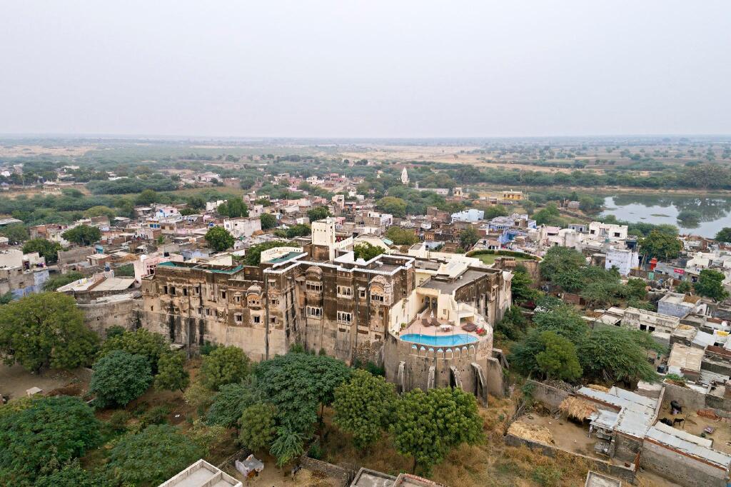 Биджайнагар: Fort Barli Hotel