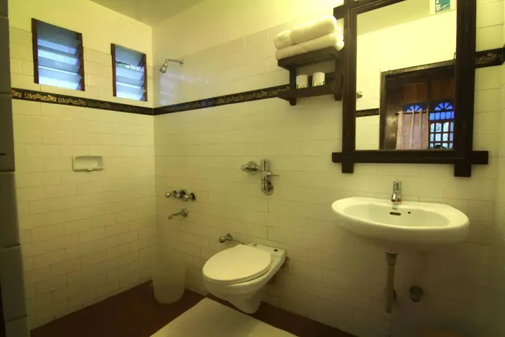 Кумили: Hotel Ambadi