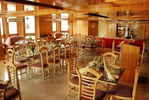 Eraniel: Hotel Singaar International