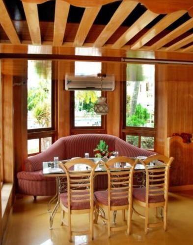 Eraniel: Hotel Singaar International