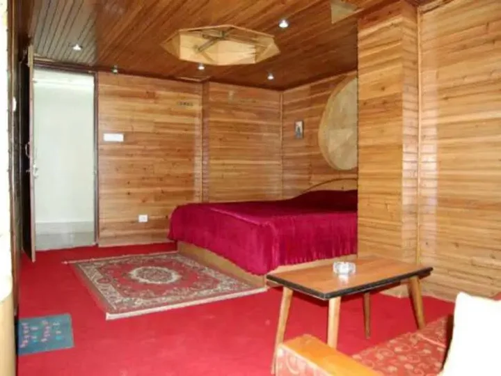 Дарджилинг: Hotel Broadway