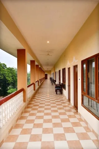 Фатехпур-Сикри: Kadamb Kunj Resort - Bharatpur