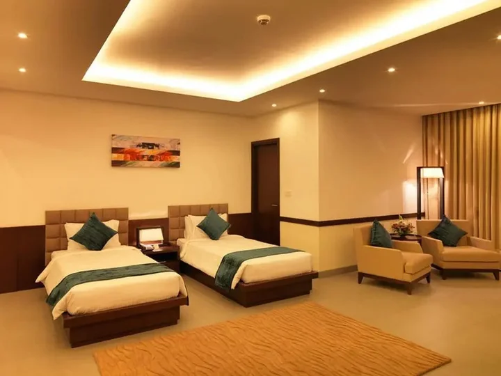Бангалор: 24 Tech Hotel