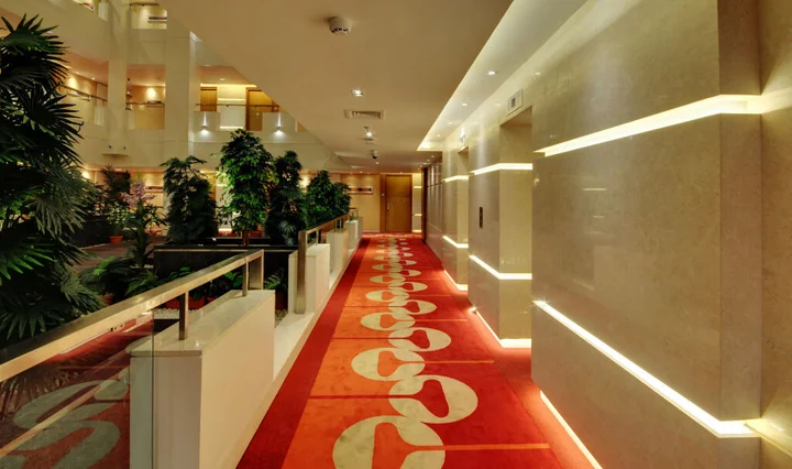 Раджкот: Platinum Hotel
